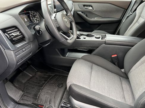 Used 2021 Nissan Rogue SV image 14