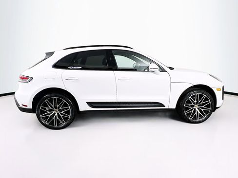New 2026 Porsche Macan image 8