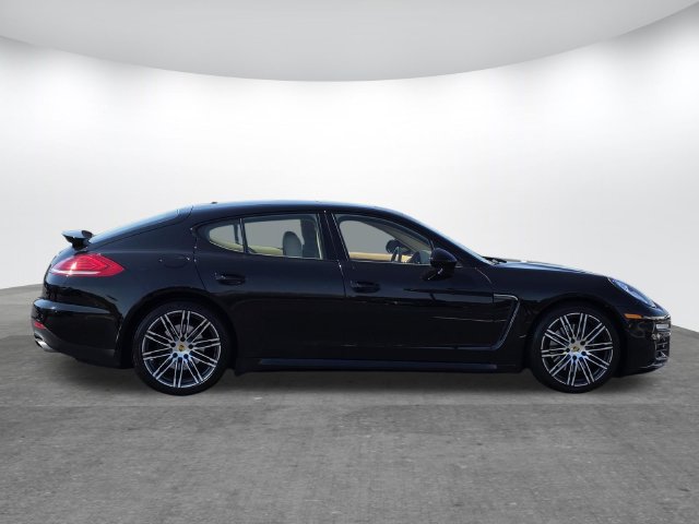 Used 2016 Porsche Panamera 4 AWD/4WD image 3