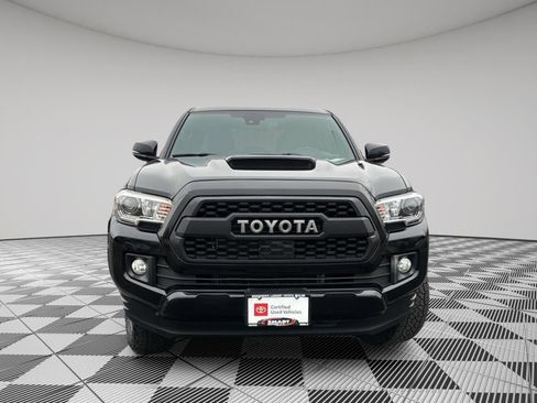 Used 2019 Toyota Tacoma TRD Sport w/ Technology Package image 4