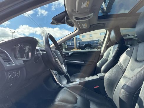 Used 2017 Volvo XC60 T5 Dynamic w/ Preferred Option Package image 33