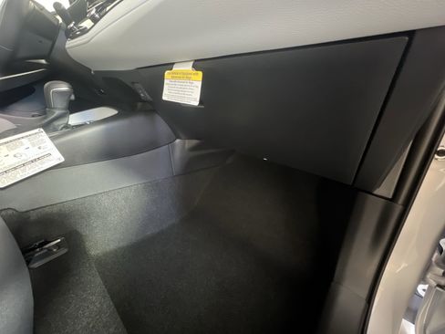 Used 2024 Toyota Corolla SE FWD image 33