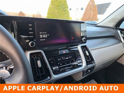 Used 2023 Kia Sorento SX Prestige image 12