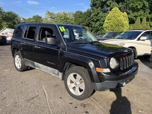 Used 2011 Jeep Patriot Sport w/ Tire & Wheel Group AWD/4WD image 5