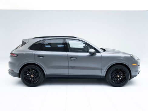 New 2026 Porsche Cayenne image 8