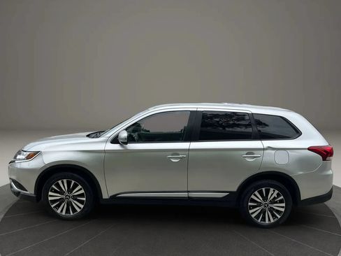 Used 2020 Mitsubishi Outlander ES AWD/4WD image 4