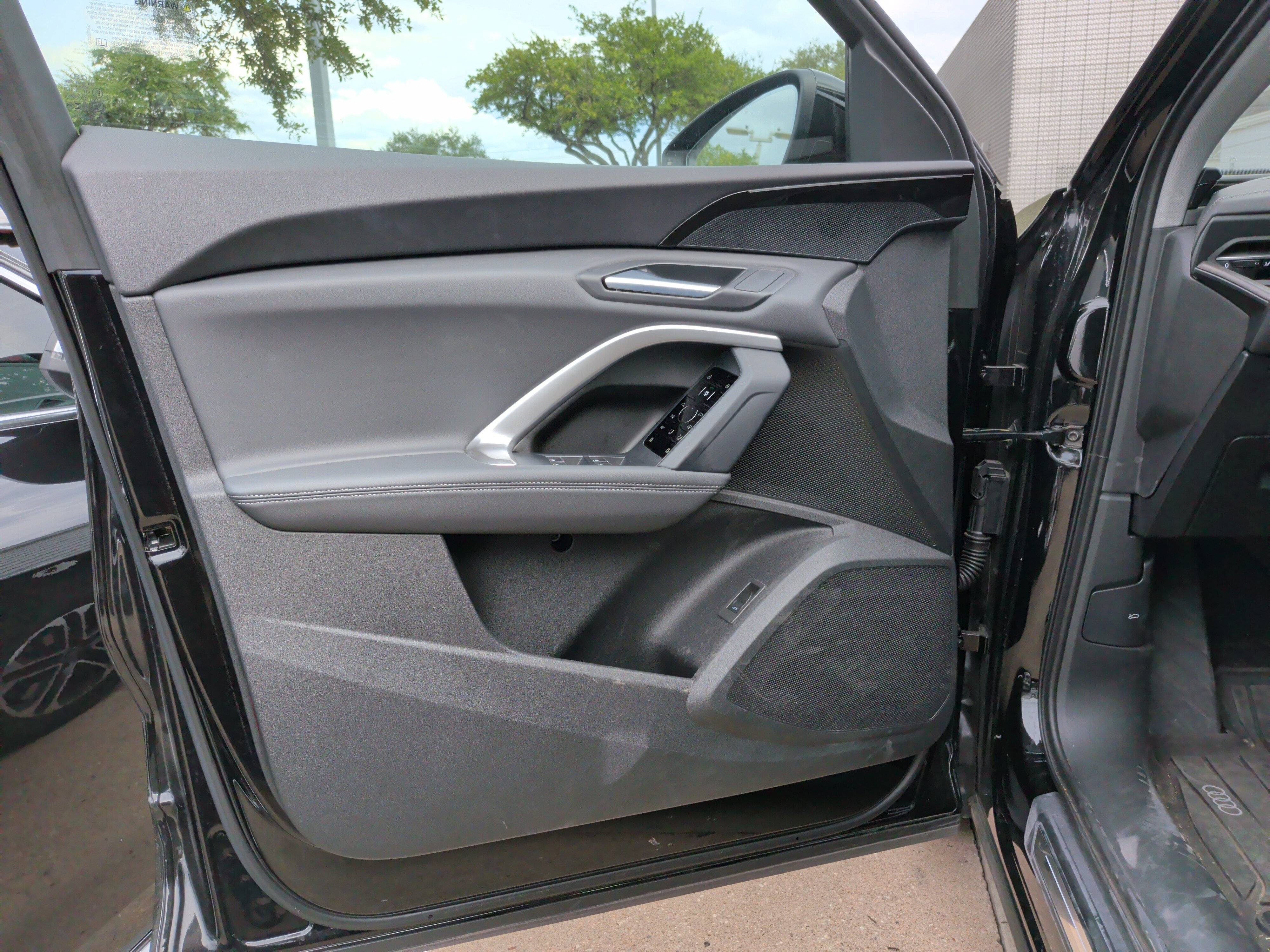 Used 2025 Audi Q5 Premium w/ Convenience Package AWD/4WD image 12