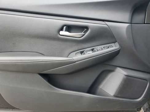 Used 2024 Nissan Sentra SV FWD image 21