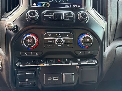 Used 2022 Chevrolet Silverado 2500 LT w/ Convenience Package image 31