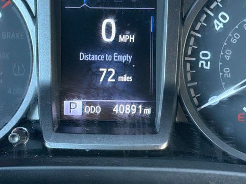 Used 2022 Toyota Tacoma TRD Off-Road w/ Technology Package RWD image 23