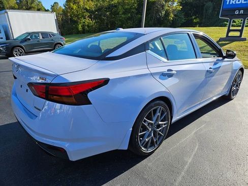 Used 2024 Nissan Altima 2.0 SR image 7