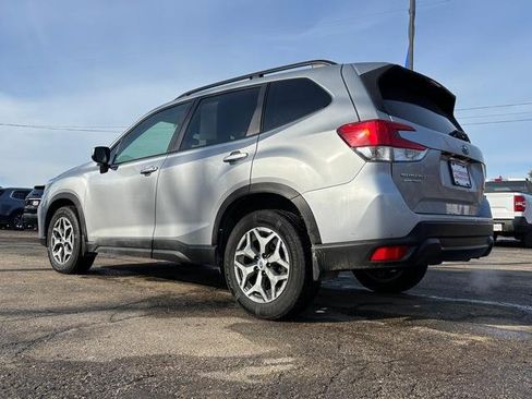 Used 2019 Subaru Forester Premium image 5