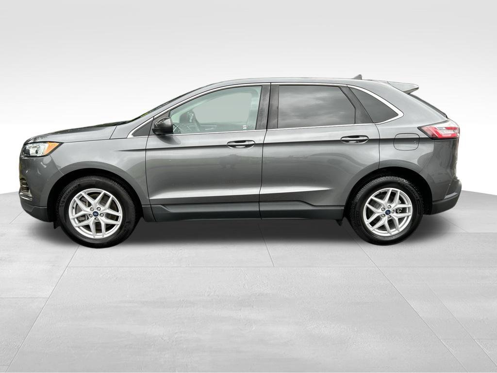 Used 2021 Ford Edge SEL w/ Convenience Package FWD image 2