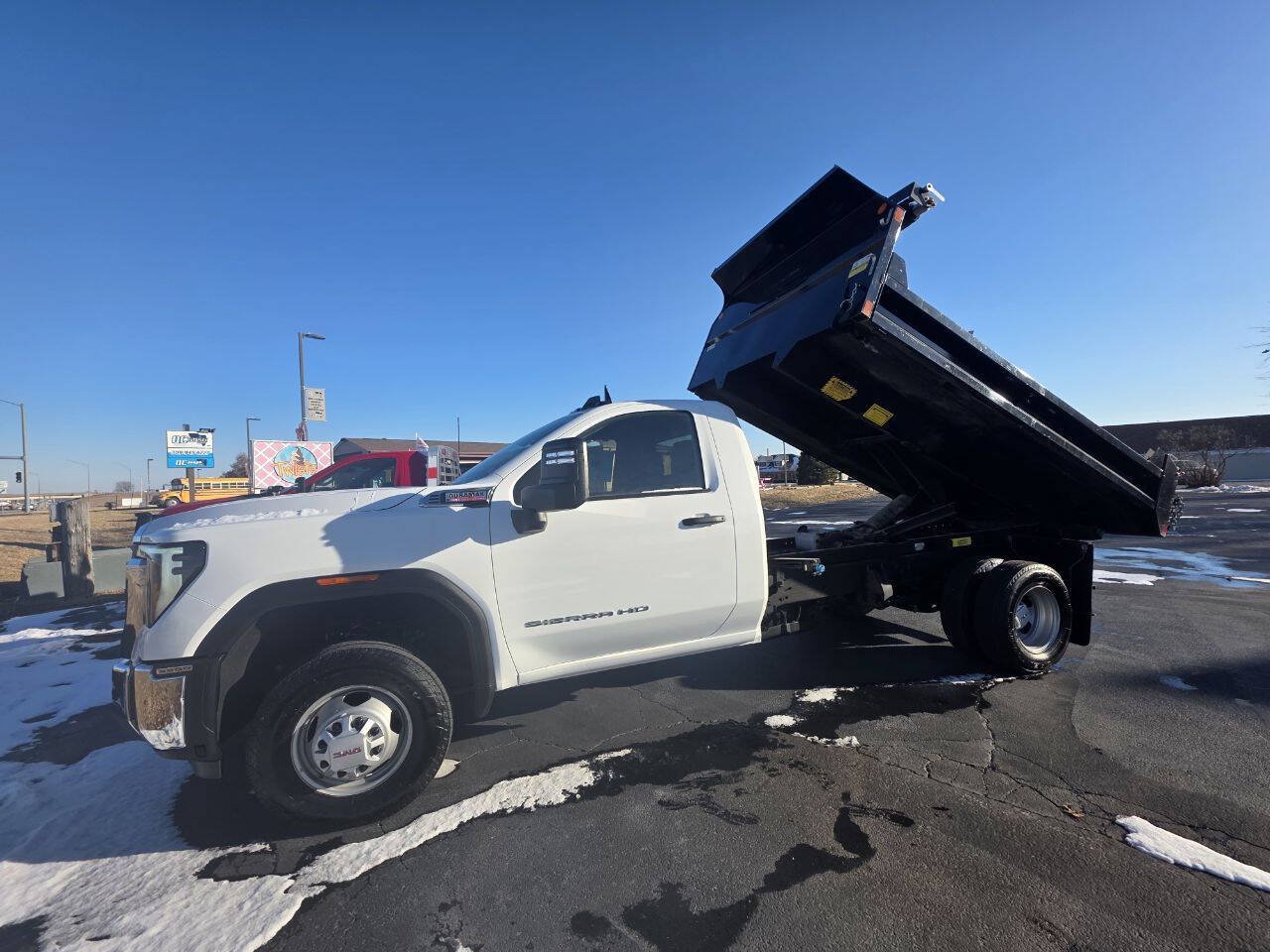 Used 2024 GMC Sierra 3500 Pro w/ Convenience Package AWD/4WD image 16