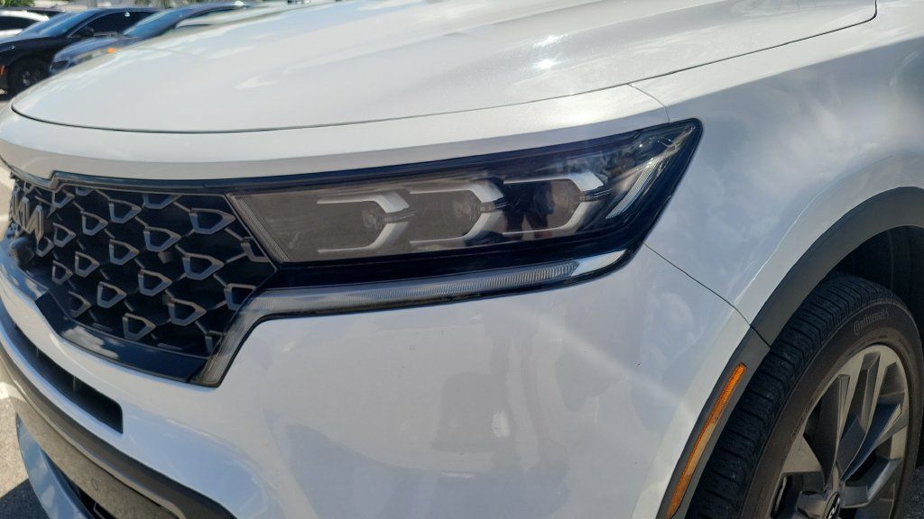 Used 2023 Kia Sorento SX Prestige AWD/4WD image 2
