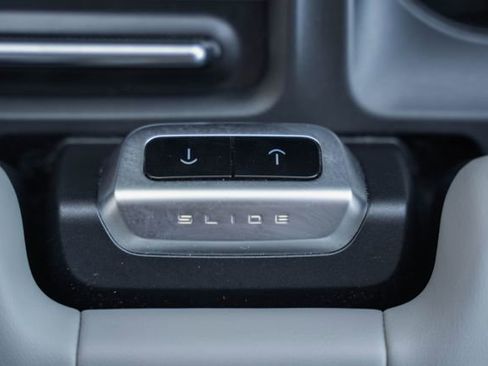 Used 2025 Ford Expedition Active image 39