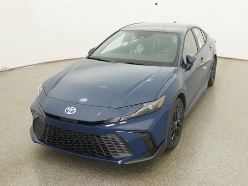 New 2026 Toyota Camry SE AWD/4WD image 3