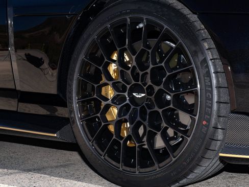 Used 2024 Aston Martin Valour image 9