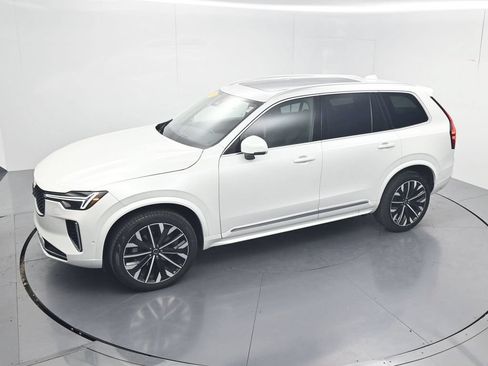 Used 2025 Volvo XC90 B5 Plus AWD/4WD image 44