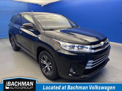 Used 2017 Toyota Highlander LE