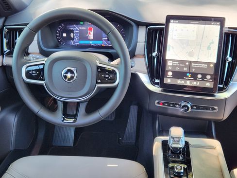 New 2026 Volvo XC90 B6 Plus w/ Protection Package Premier image 30