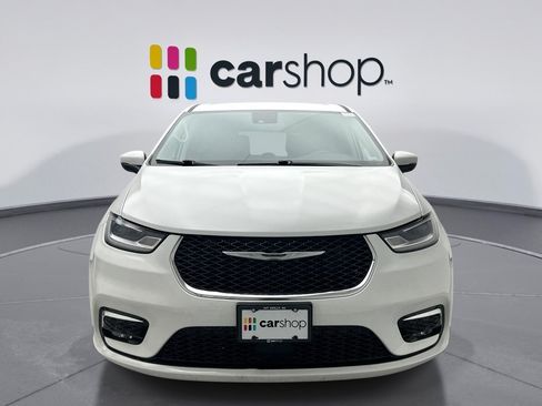 Used 2023 Chrysler Pacifica Touring-L FWD image 8