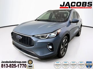 Used 2023 Ford Escape Platinum w/ Class II Trailer Tow Package AWD/4WD video 1