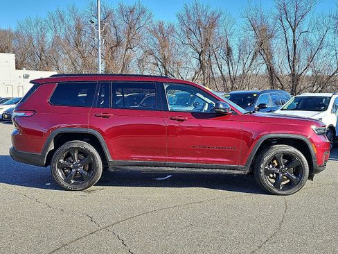 Used 2023 Jeep Grand Cherokee L Laredo image 7