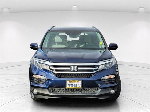 Used 2017 Honda Pilot Touring image 2