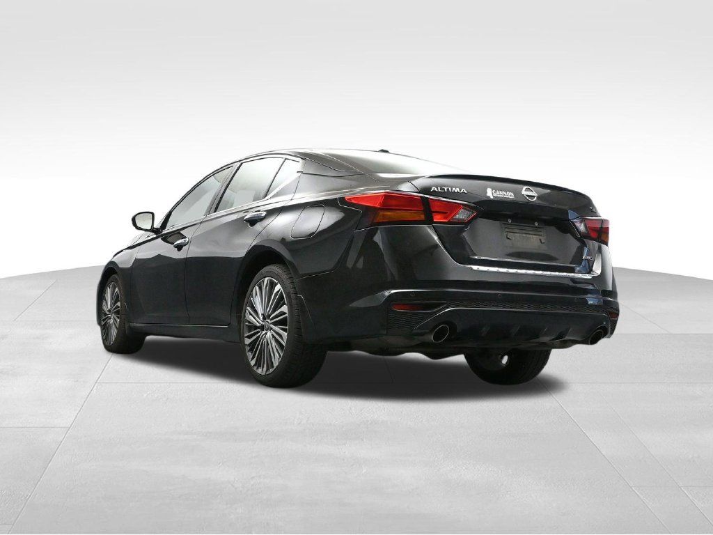Used 2023 Nissan Altima 2.5 SL AWD/4WD image 13