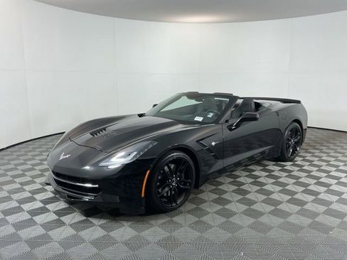 Used 2015 Chevrolet Corvette Stingray Convertible RWD image 2
