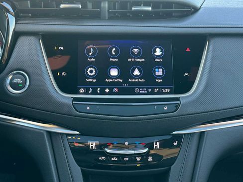 Used 2025 Cadillac XT6 Luxury image 29