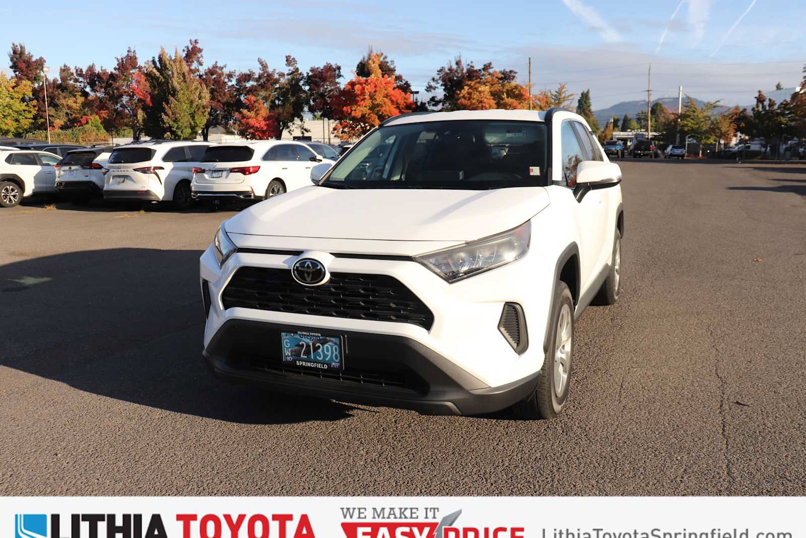 Used 2021 Toyota RAV4 LE AWD/4WD image 1