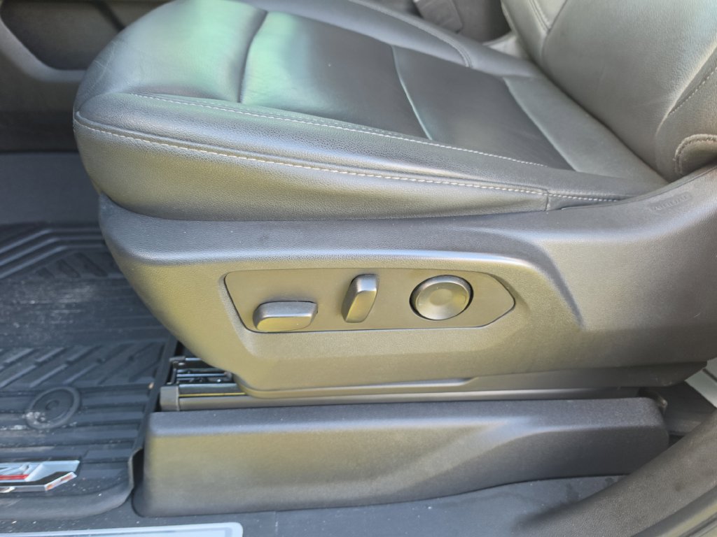 Used 2023 Chevrolet Silverado 1500 RST AWD/4WD image 16