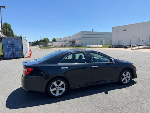 Used 2012 Toyota Camry SE FWD image 4