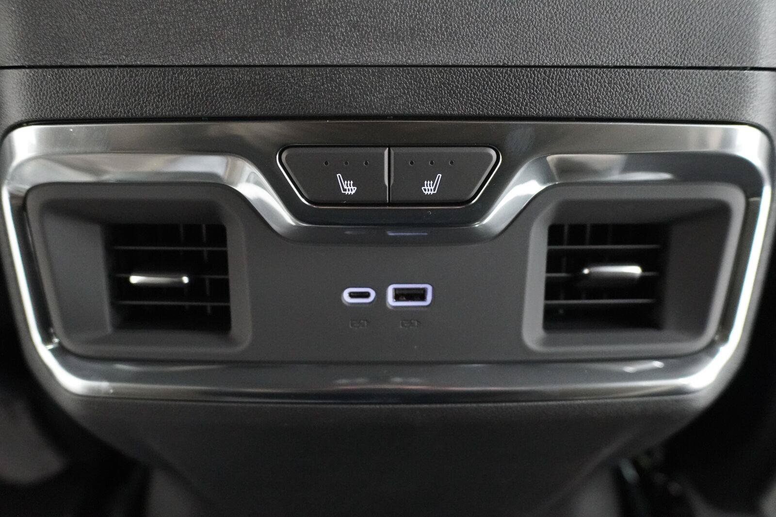 New 2026 Chevrolet Silverado 2500 High Country w/ High Country Premium Package AWD/4WD image 32