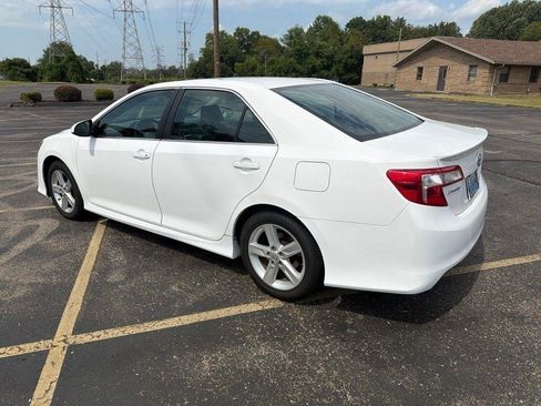 Used 2012 Toyota Camry SE FWD image 4