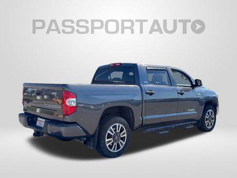 Used 2020 Toyota Tundra SR5 w/ SR5 Convenience Package AWD/4WD image 9