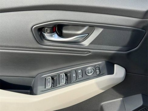 Certified 2025 Honda Accord SE image 16