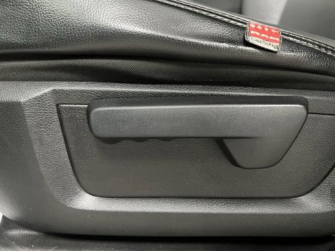 Used 2022 RAM 2500 Tradesman w/ Chrome Appearance Group image 22