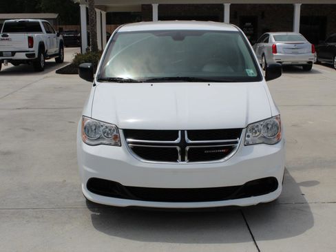 Used 2020 Dodge Grand Caravan SE FWD image 18