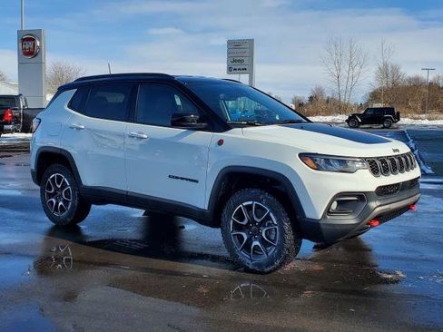 New 2026 Jeep Compass Trailhawk image 2