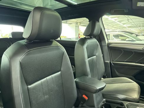 Certified 2023 Volkswagen Tiguan SE R-Line FWD image 27