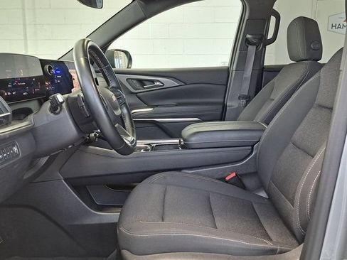 Used 2024 Chevrolet Traverse LT AWD/4WD image 23