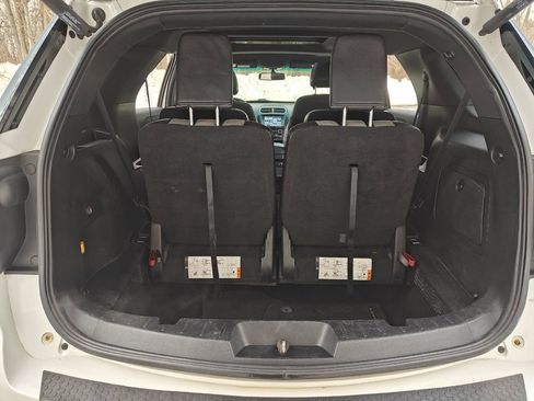 Used 2017 Ford Explorer XLT w/ Equipment Group 202A image 19