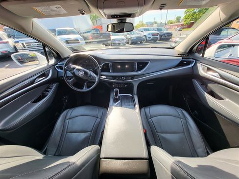 Used 2020 Buick Enclave Essence FWD image 13