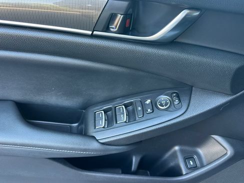 Used 2022 Honda Accord Sport image 5