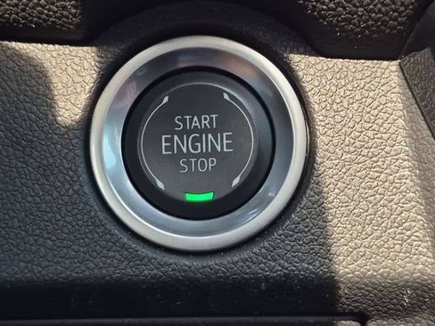 Used 2024 Chevrolet Traverse RS AWD/4WD image 16