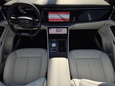 Used 2025 Jeep Wagoneer S Limited image 17