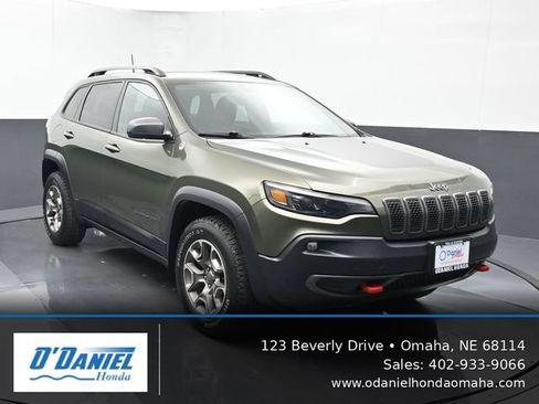 Used 2020 Jeep Cherokee Trailhawk w/ Cold Weather Group AWD/4WD image 8